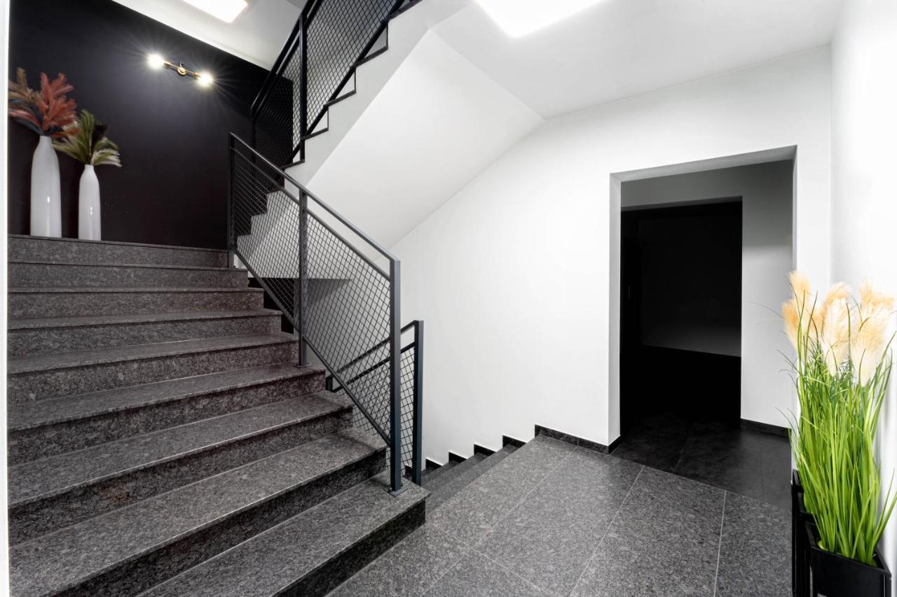 Hotel apartamentowy House, Tylna 20 *